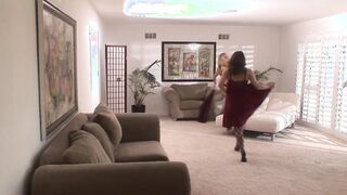 2 irresistible babe 19 yo gets their first dyke experience
