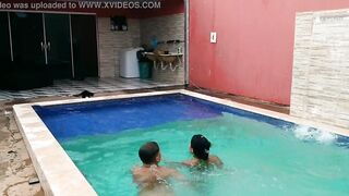 I CATCH THE PREGNANT LITTLE POOL INTO ALLË PJTX POOL