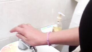 Wanting dick fucks cougar's snatch