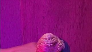 Crazy Sexy blonde hoe sucks a few dicks