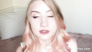 Aurora Shakes Her Butt For Us