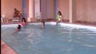 Orgien Nach dem Schwimmbad und Sexualkunde