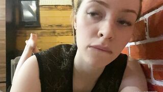 POSING TOES WORSHIP SCENE