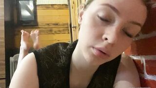 POSING TOES WORSHIP SCENE