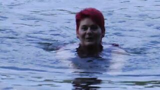 Annadevot - Pee into the jeans
