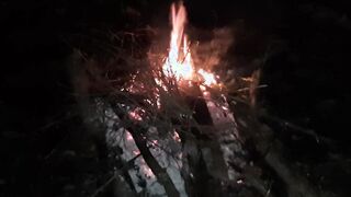 Night sex with a stranger into a outdoors place
