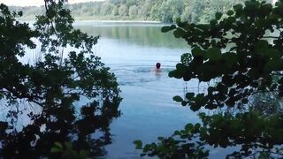 Annadevot - Secretly nude at the lake