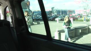 Annie im Fundorado Bumsbus entjunfert