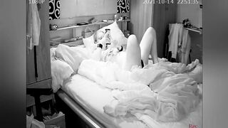 View me riding my fat vibrator