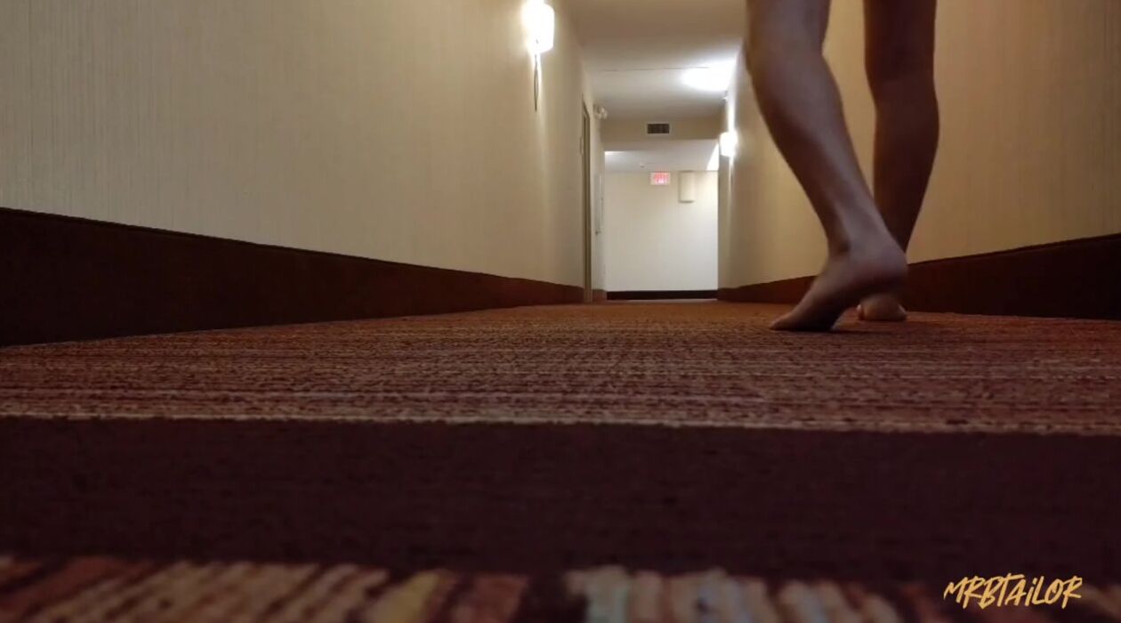 Love4Porn Presents Scared sex into hotel hallway