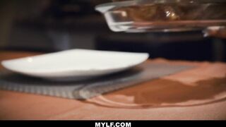 Thanksgiving Sex With Huge Titty Step Mommy