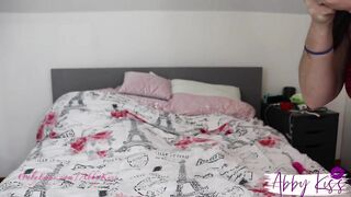 Milf Smokes and Masturbates
