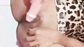 Cewek SMP Ngocok Memek sambil Ngisap Kontol