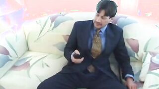 Man licks the cunt of a pregnant chick