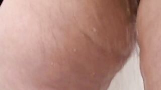 Lesbo bbw inside shower to make pussies enjoy