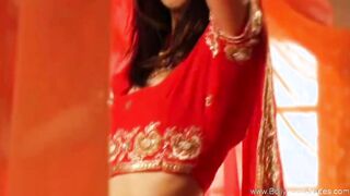 Solo Dark Hair Dances To Seduce While Being Naked Again