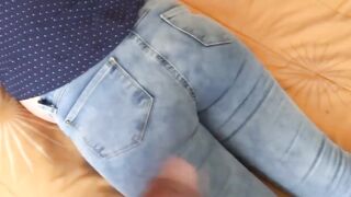 My sister-inside-law asks me for a jizzed on her booty into jeans