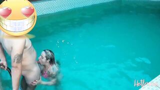 Sex with GF inside the pool
