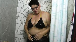 Annadevot - Into BIKINI and JEANS under the SHOWER