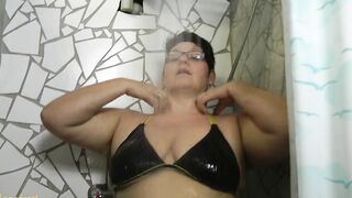 Annadevot - Into BIKINI and JEANS under the SHOWER