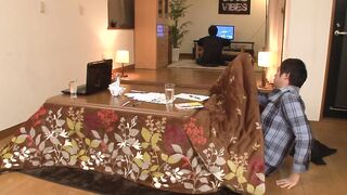 https://bit.ly/31q8Al4　I can't stand the defenseless lower body inside the kotatsu