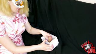 Blonde cunt with mouth get a little cock into a box for