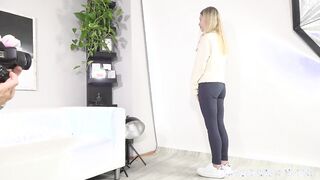 Blonde without limits shows her skillz