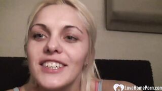 sexy cougar gets naked and grind 1 out