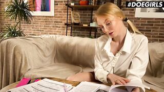 DOEGIRLS - (Nancy A) - Erotic College Girl Gets Turned On After