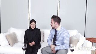 Seducing Bosses Perfect Rich Daughter Into Hijab