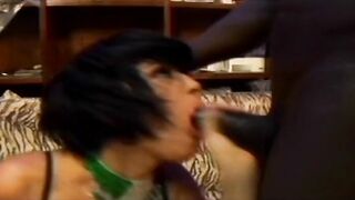 Laura Panerai fucks a bbcs for the first time