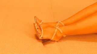 Selena's foot games 112