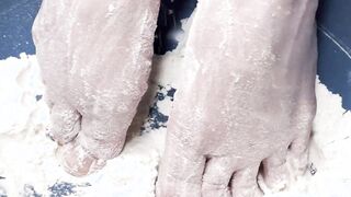 COOL HOT TOES