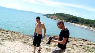 Beach babes like being filmed while fucking