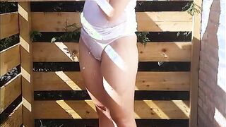 Shower public inside a white t-shirt, then I undress and performance