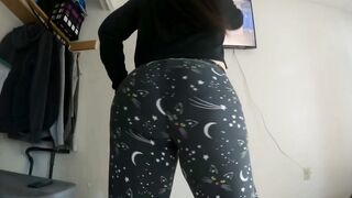 Cougar Twerking Her Fat Booty Wedgie
