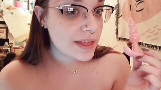 CatsAndSoda uses ass plug and jizzes with toy and vibe