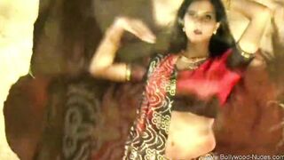 Bollywood Dancing Looks So Crazy Hot And Feel Amazingly Hot Too