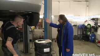 Inked beauty Elise gets arse screwed inside the garage