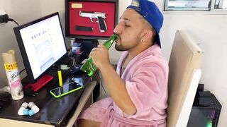 - I'M THE BOSS AND EATING BITCH INSIDE MY BOAT