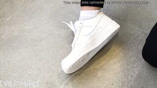 Naive Teens Tricked in giving Shoejob to her Daddy