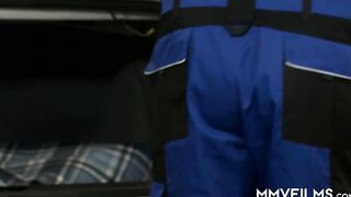 Stockinged babe fucking into the garage
