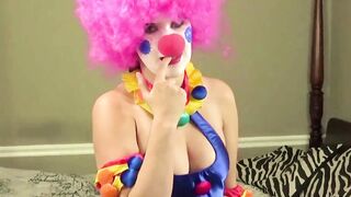 Clown chick Fuck and Given Facial