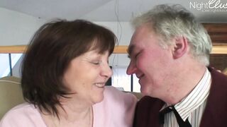 Oma Und Opa ficken wie frueher!