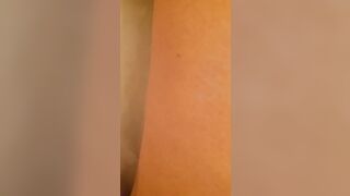 Vagina Pumping into the Bath-Tub with Girlfriend Gina