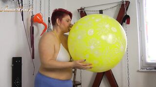Annadevot - The riding on the long yellow balloon