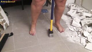 Annadevot - Sledgehammer SQUIRTING