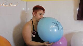 Annadevot - Balloon session inside the bath