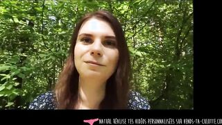 Vends-ta-culotte - Amateur woman pee inside the woods