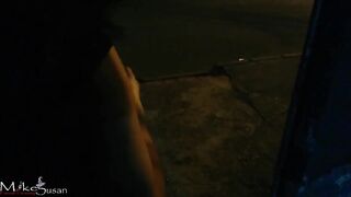 Estavamos transando na Garagem da casa de um amigo quando